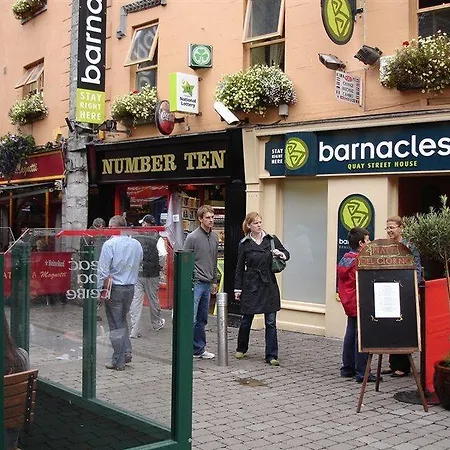 Ostello Snoozles Quay Street Tourist Galway